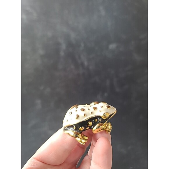 Frog Shaped Enamel Gold Tone Metal Brooch Vintage Costume Jewelry - Picture 4 of 10
